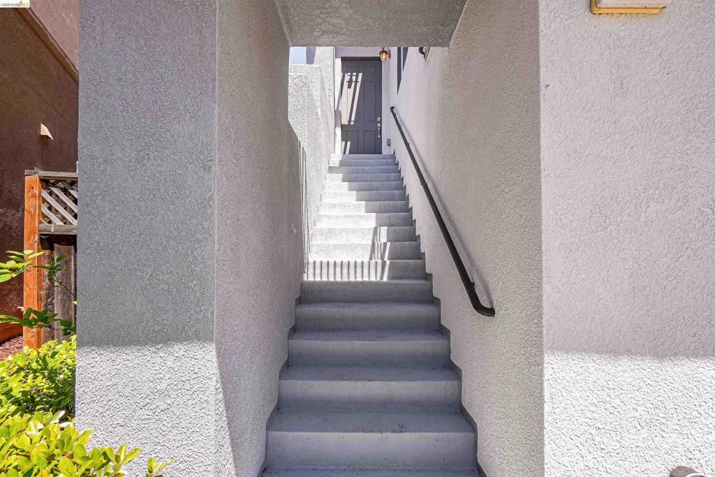 Image 9 of property listing at 449 Constantine Ct, San Ramon, CA 94583