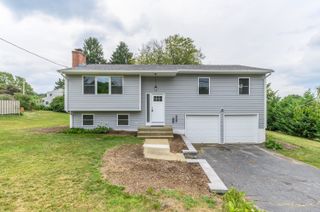 55 Mohegan Road, Groton, CT 06340