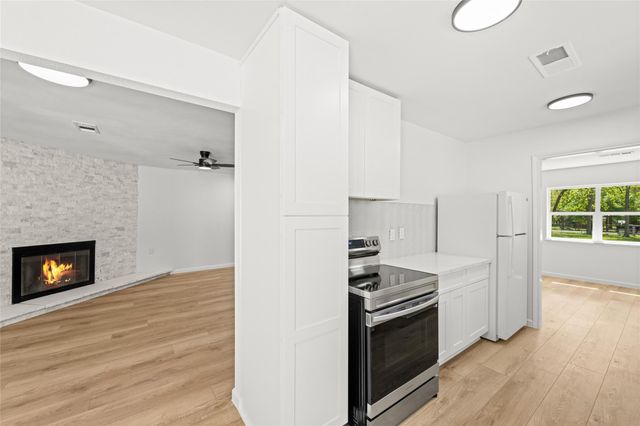 12335 Twin Pines, Conroe, TX 77303