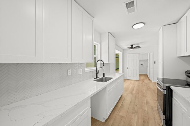 12335 Twin Pines, Conroe, TX 77303