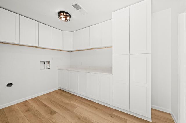 12335 Twin Pines, Conroe, TX 77303