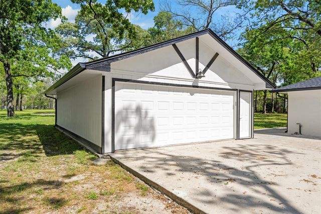 12335 Twin Pines, Conroe, TX 77303