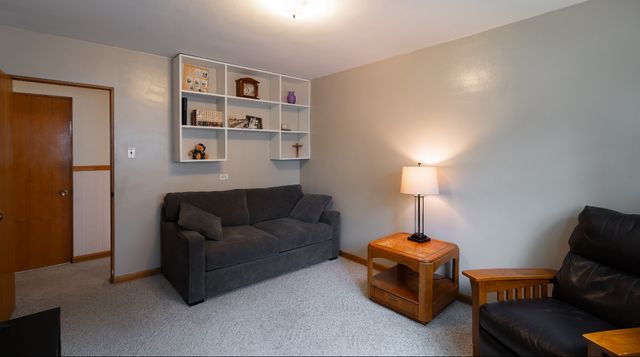 5065 Lamb Drive, Oak Lawn, IL 60453
