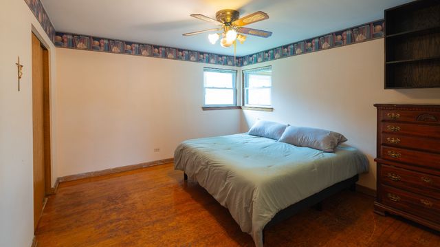 5065 Lamb Drive, Oak Lawn, IL 60453