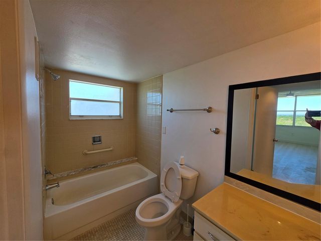 2333 FEATHER SOUND DRIVE A607, Clearwater, FL 33762