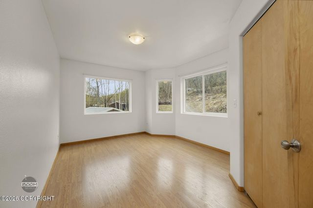 18699 Stonehill Drive, Eagle River, AK 99577