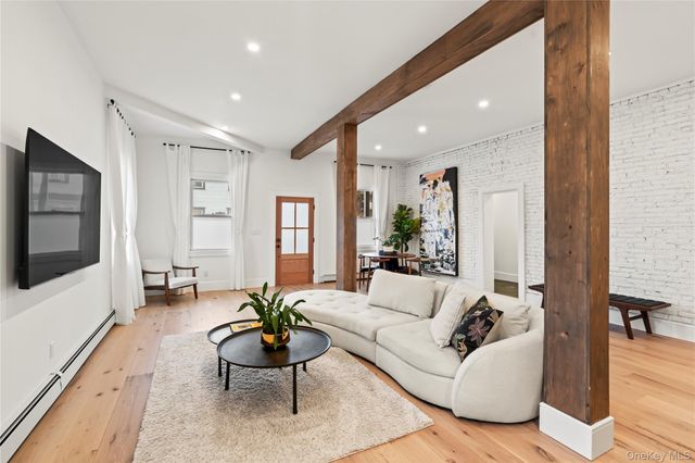 93 Central Avenue, Sea Cliff, NY 11579