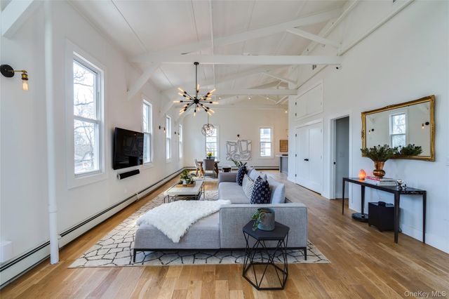93 Central Avenue, Sea Cliff, NY 11579