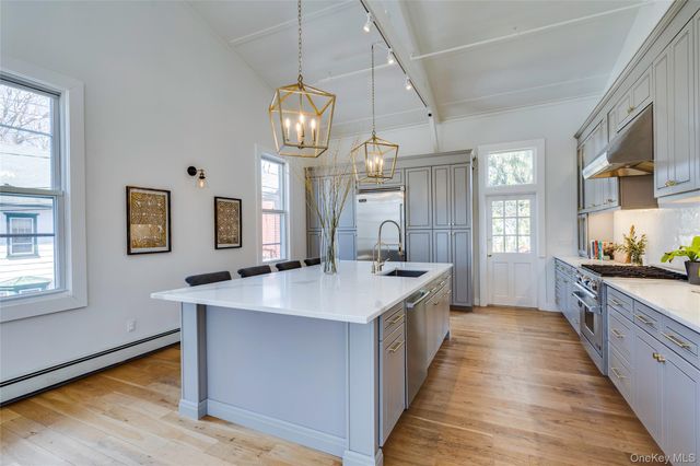 93 Central Avenue, Sea Cliff, NY 11579