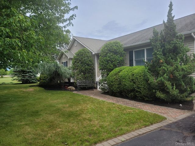 312 Riley Avenue, Calverton, NY 11933