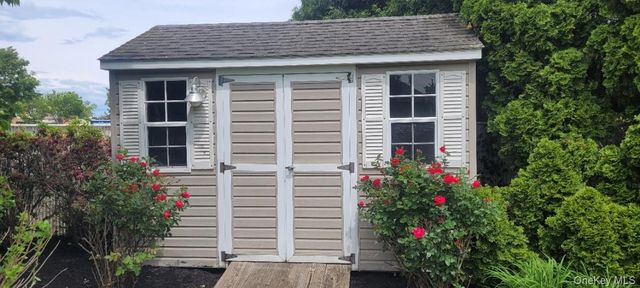 312 Riley Avenue, Calverton, NY 11933