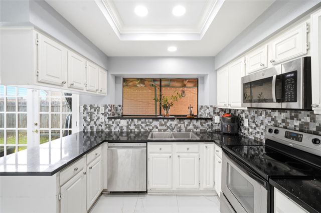 8226 Misty Ridge Lane, Houston, TX 77071