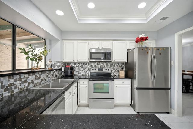 8226 Misty Ridge Lane, Houston, TX 77071
