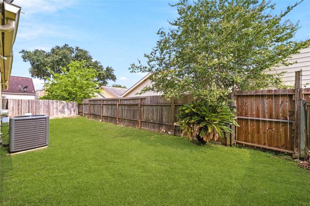 8226 Misty Ridge Lane, Houston, TX 77071