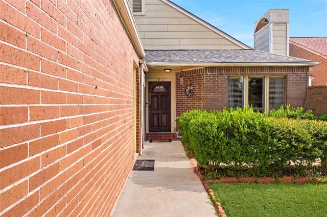 8226 Misty Ridge Lane, Houston, TX 77071