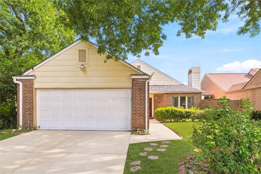 8226 Misty Ridge Lane, Houston, TX 77071