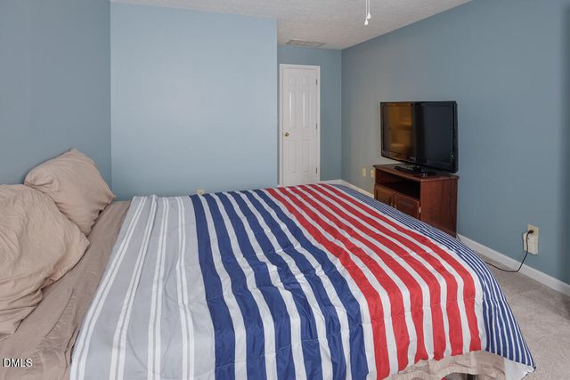 412 Oak Hollow Court, Raleigh, NC 27613