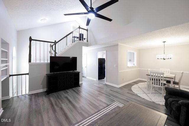 412 Oak Hollow Court, Raleigh, NC 27613