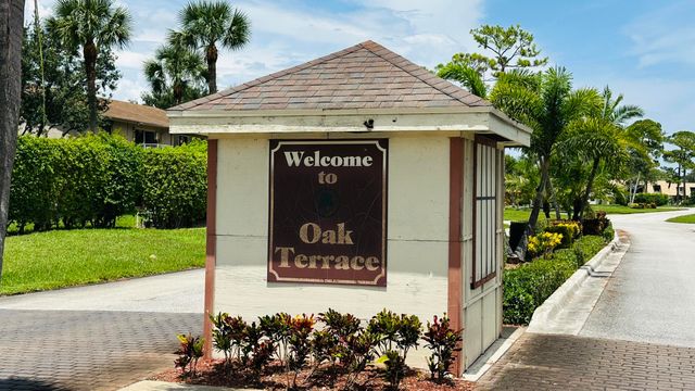 4477 Oak Terrace Drive, Greenacres, FL 33463