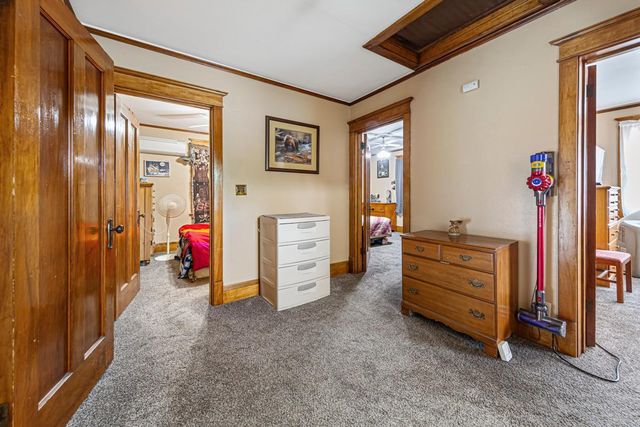 18 8th Street NW, Faribault, MN 55021