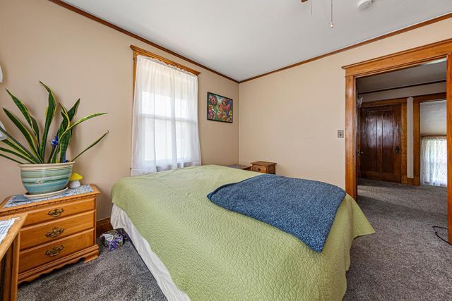 18 8th Street NW, Faribault, MN 55021