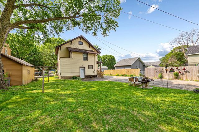 18 8th Street NW, Faribault, MN 55021