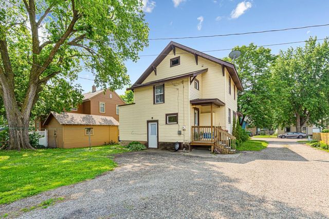 18 8th Street NW, Faribault, MN 55021