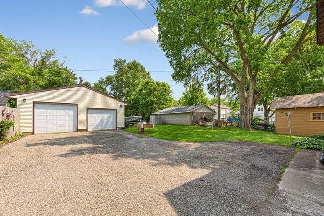 18 8th Street NW, Faribault, MN 55021