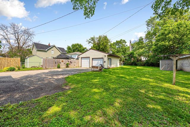 18 8th Street NW, Faribault, MN 55021