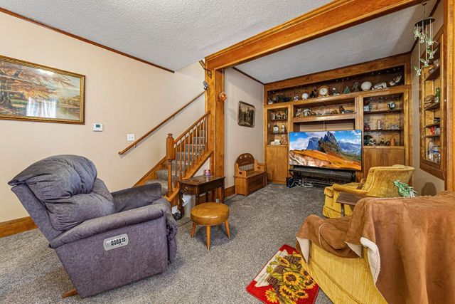 18 8th Street NW, Faribault, MN 55021