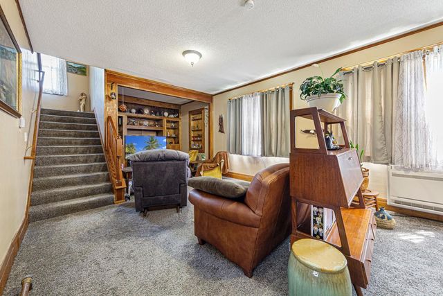 18 8th Street NW, Faribault, MN 55021