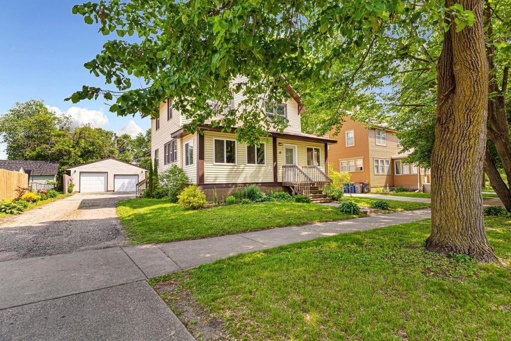 18 8th Street NW, Faribault, MN 55021