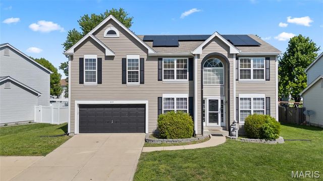 923 Holliday Drive, Fairview Heights, IL 62208