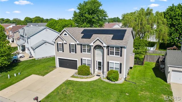 923 Holliday Drive, Fairview Heights, IL 62208