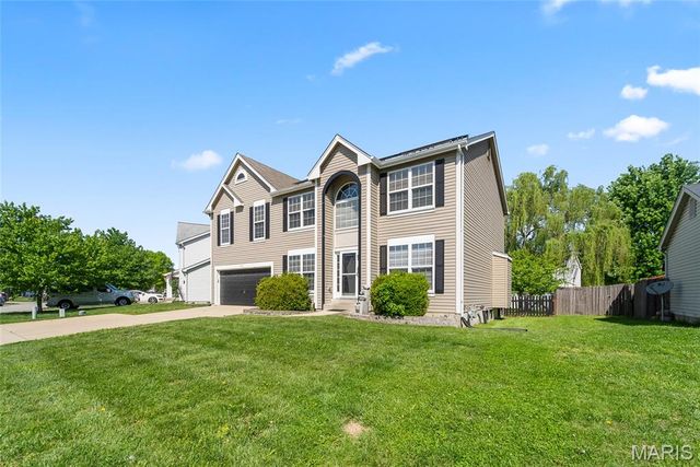 923 Holliday Drive, Fairview Heights, IL 62208