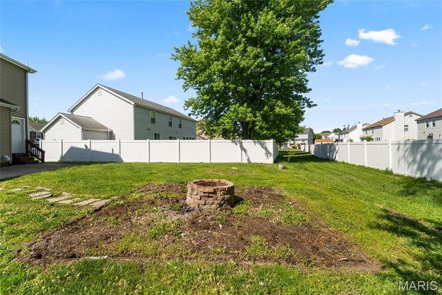 923 Holliday Drive, Fairview Heights, IL 62208