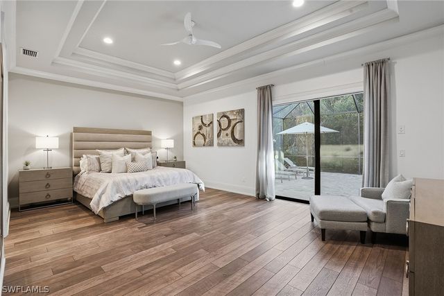 2867 Coco Lakes DR, Naples, FL 34105