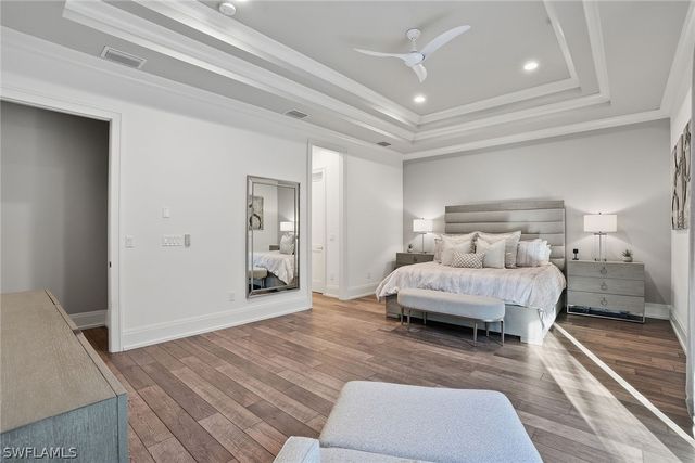 2867 Coco Lakes DR, Naples, FL 34105