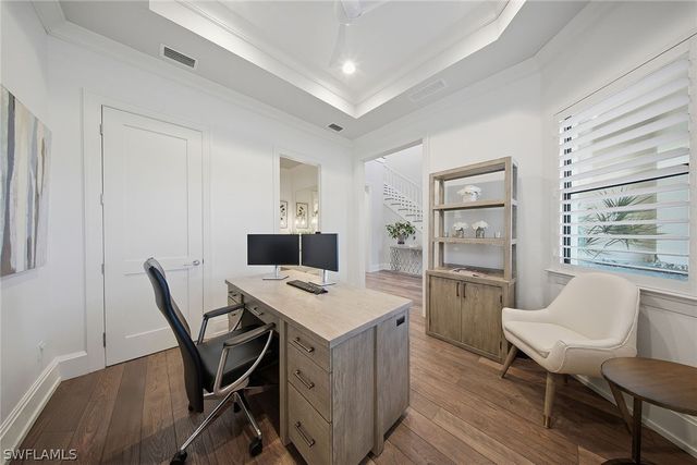 2867 Coco Lakes DR, Naples, FL 34105