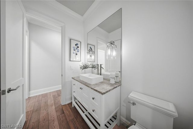 2867 Coco Lakes DR, Naples, FL 34105