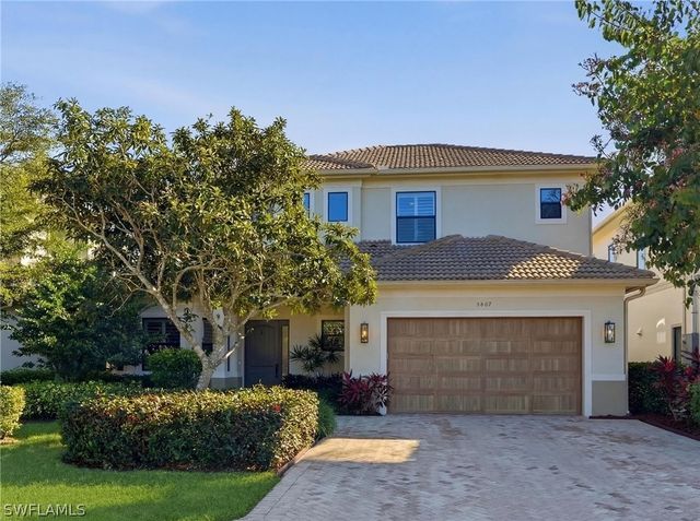 2867 Coco Lakes DR, Naples, FL 34105