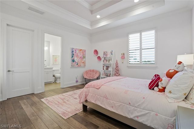 2867 Coco Lakes DR, Naples, FL 34105