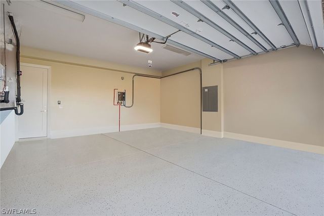 2867 Coco Lakes DR, Naples, FL 34105