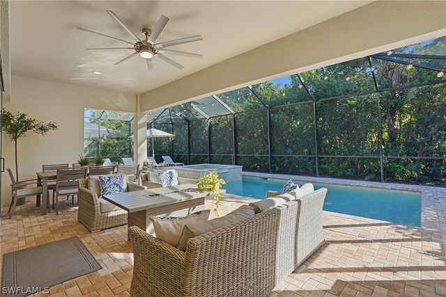 2867 Coco Lakes DR, Naples, FL 34105