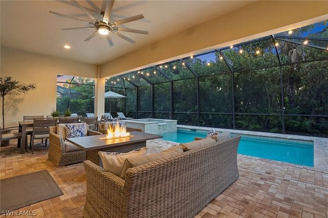 2867 Coco Lakes DR, Naples, FL 34105