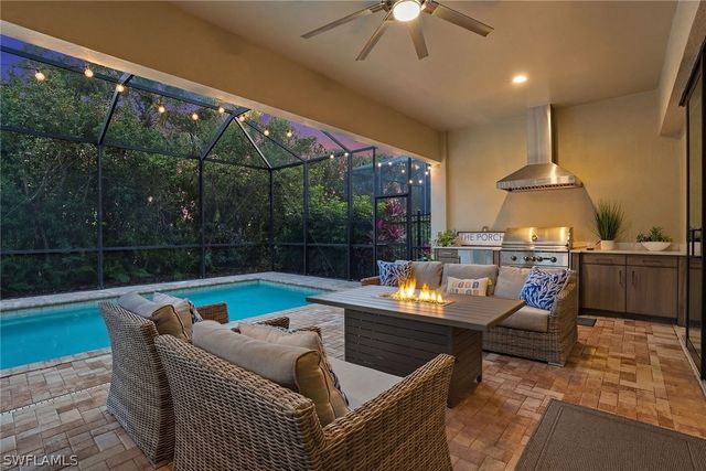 2867 Coco Lakes DR, Naples, FL 34105