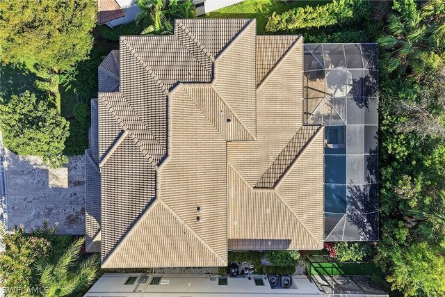 2867 Coco Lakes DR, Naples, FL 34105