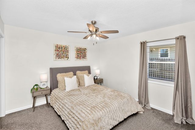 4800 Fairview Drive, Pleasant Hill, IA 50327