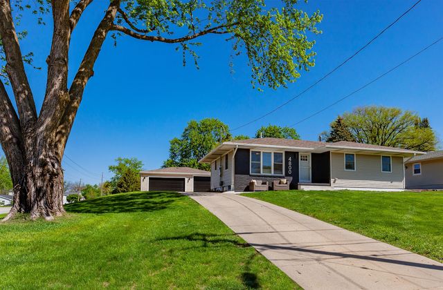 4800 Fairview Drive, Pleasant Hill, IA 50327