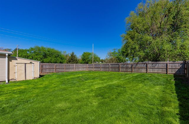 4800 Fairview Drive, Pleasant Hill, IA 50327
